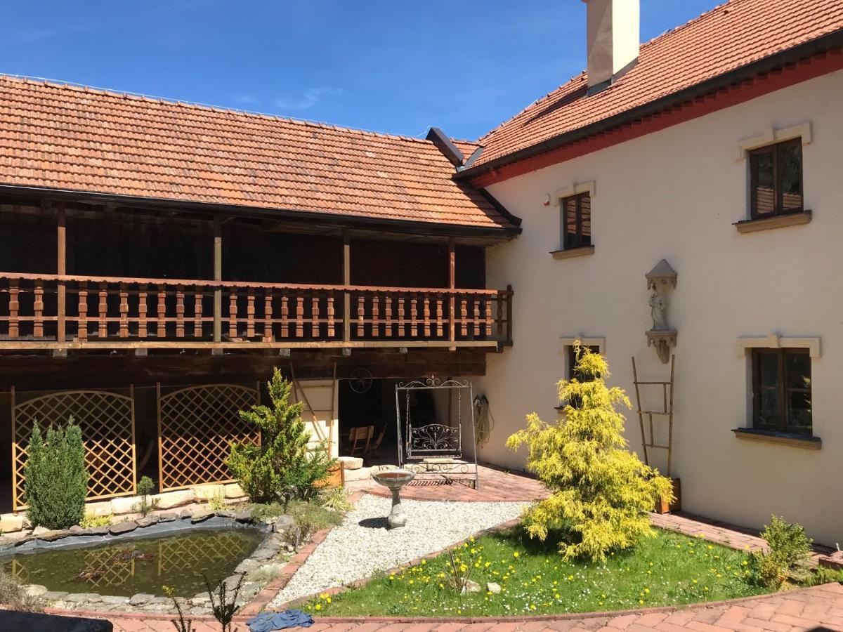 Zámeček Zdíky - Moderní velký apartmán Bujanov Exteriér fotografie