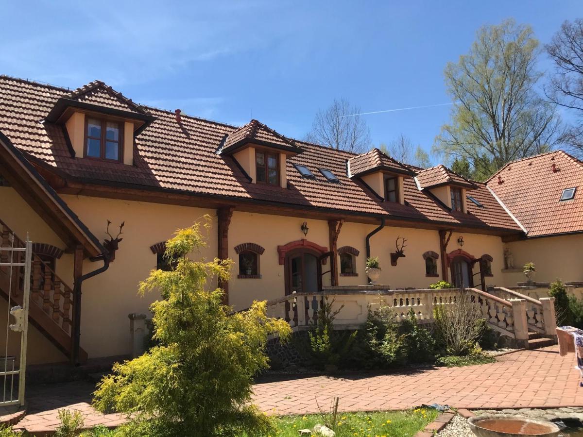 Zámeček Zdíky - Moderní velký apartmán Bujanov Exteriér fotografie